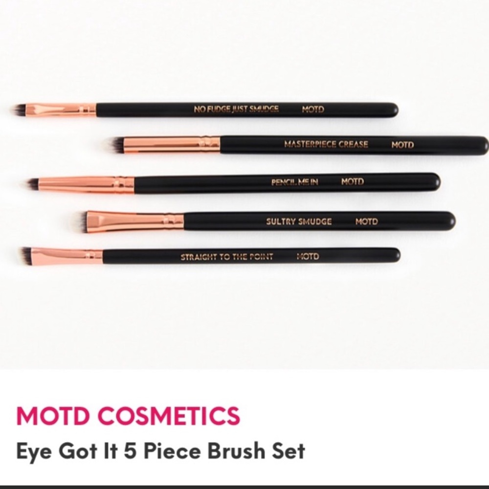 NWT- MOTD- 5 piece eyeshadow set